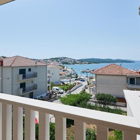 T&T Sea View Apartments Trogir Eksteriør billede