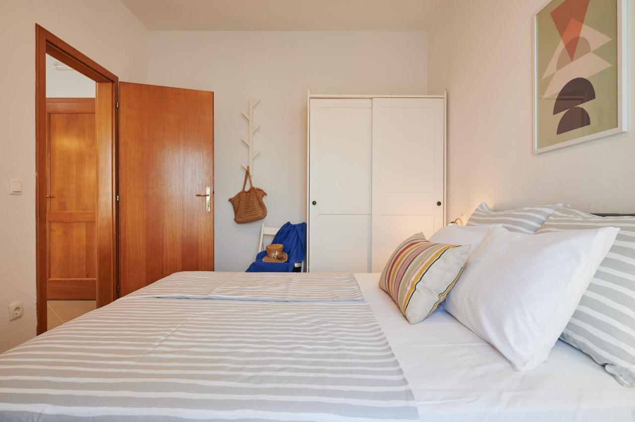 T&T Sea View Apartments Trogir Eksteriør billede