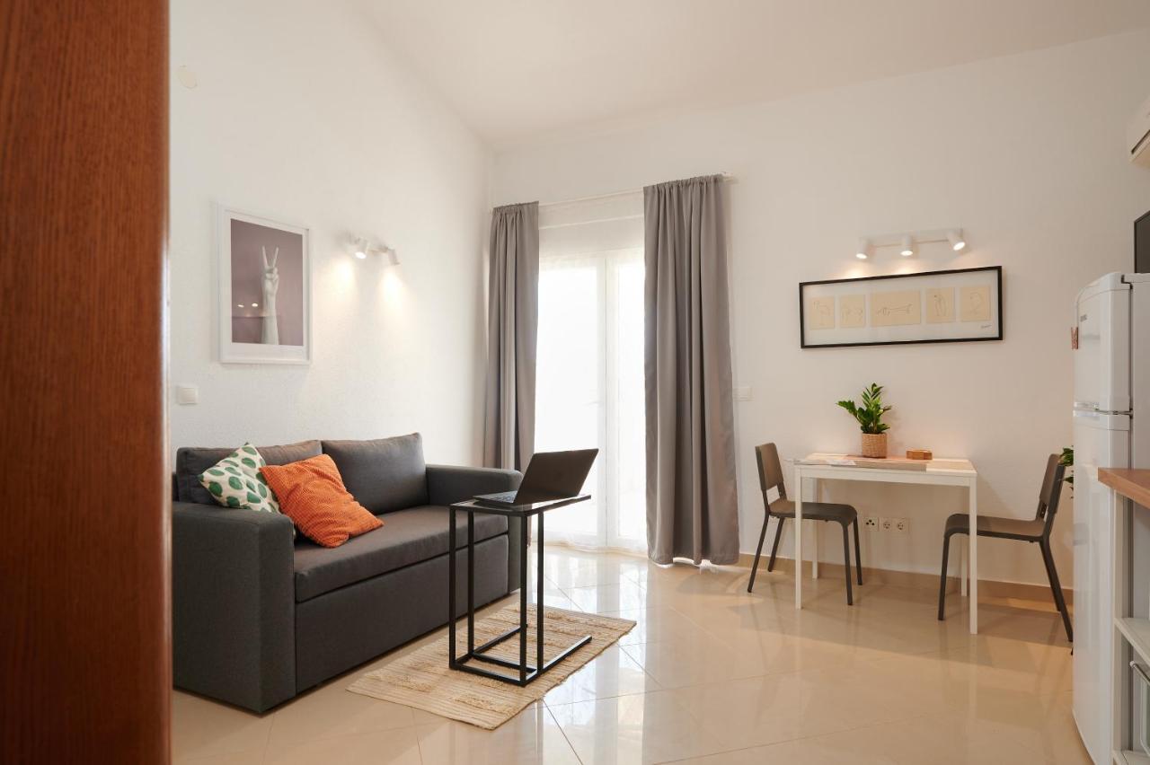 T&T Sea View Apartments Trogir Eksteriør billede