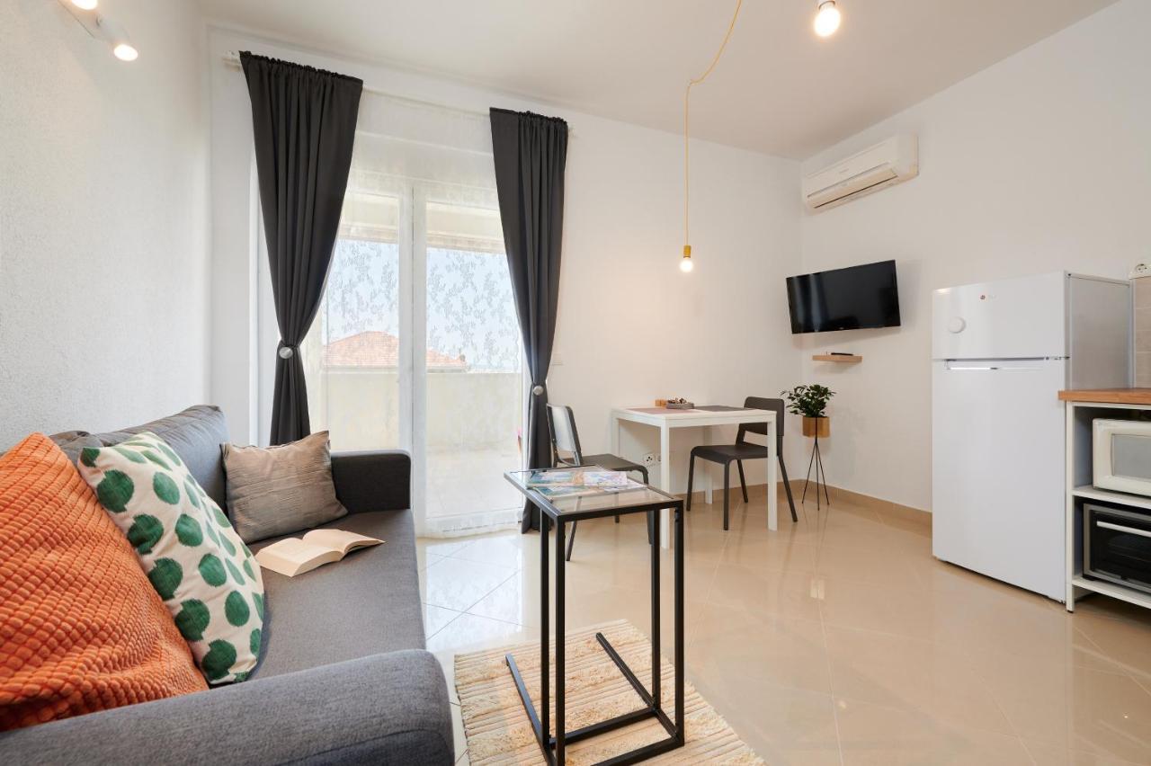 T&T Sea View Apartments Trogir Eksteriør billede
