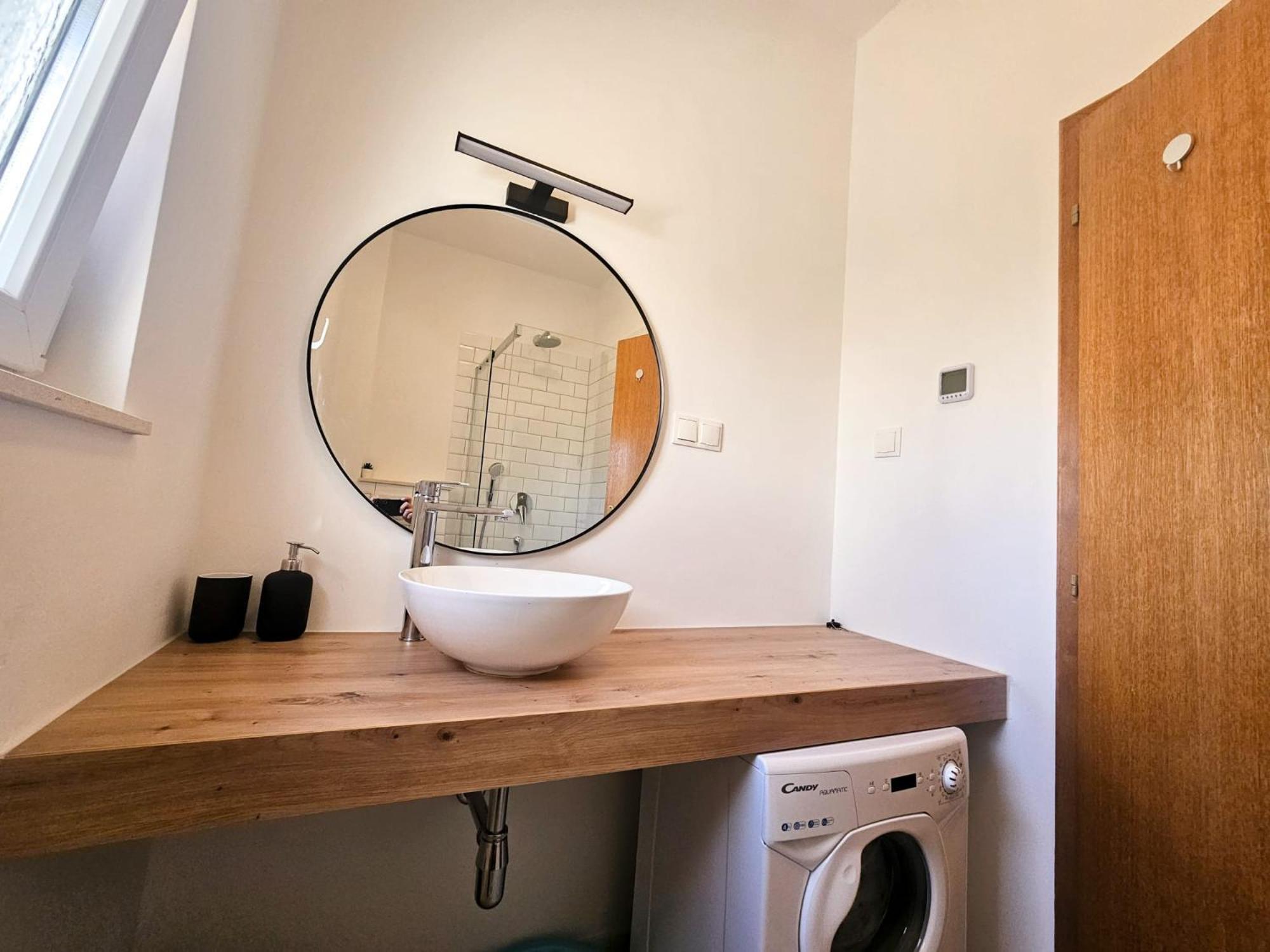 T&T Sea View Apartments Trogir Eksteriør billede