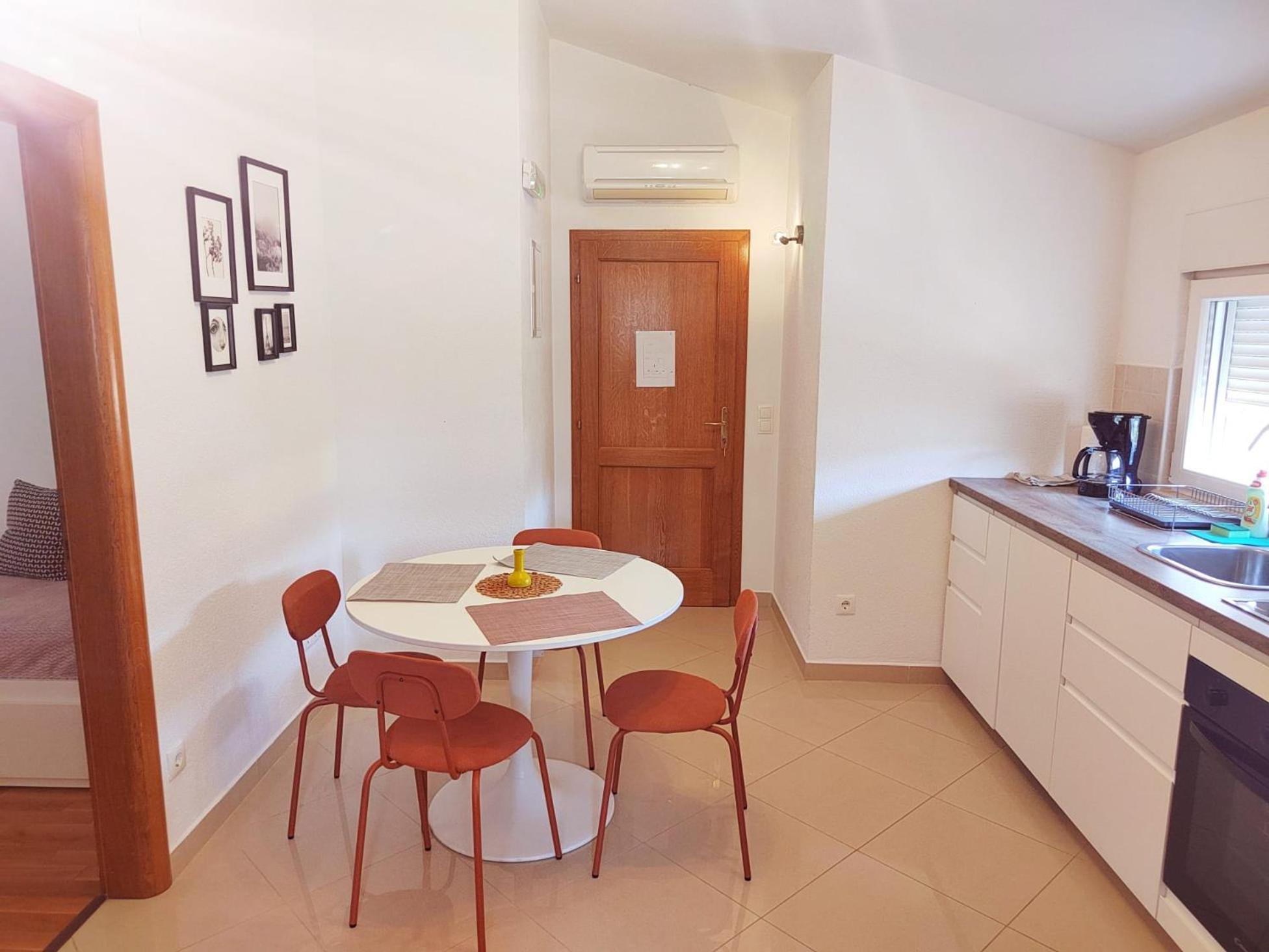 T&T Sea View Apartments Trogir Eksteriør billede