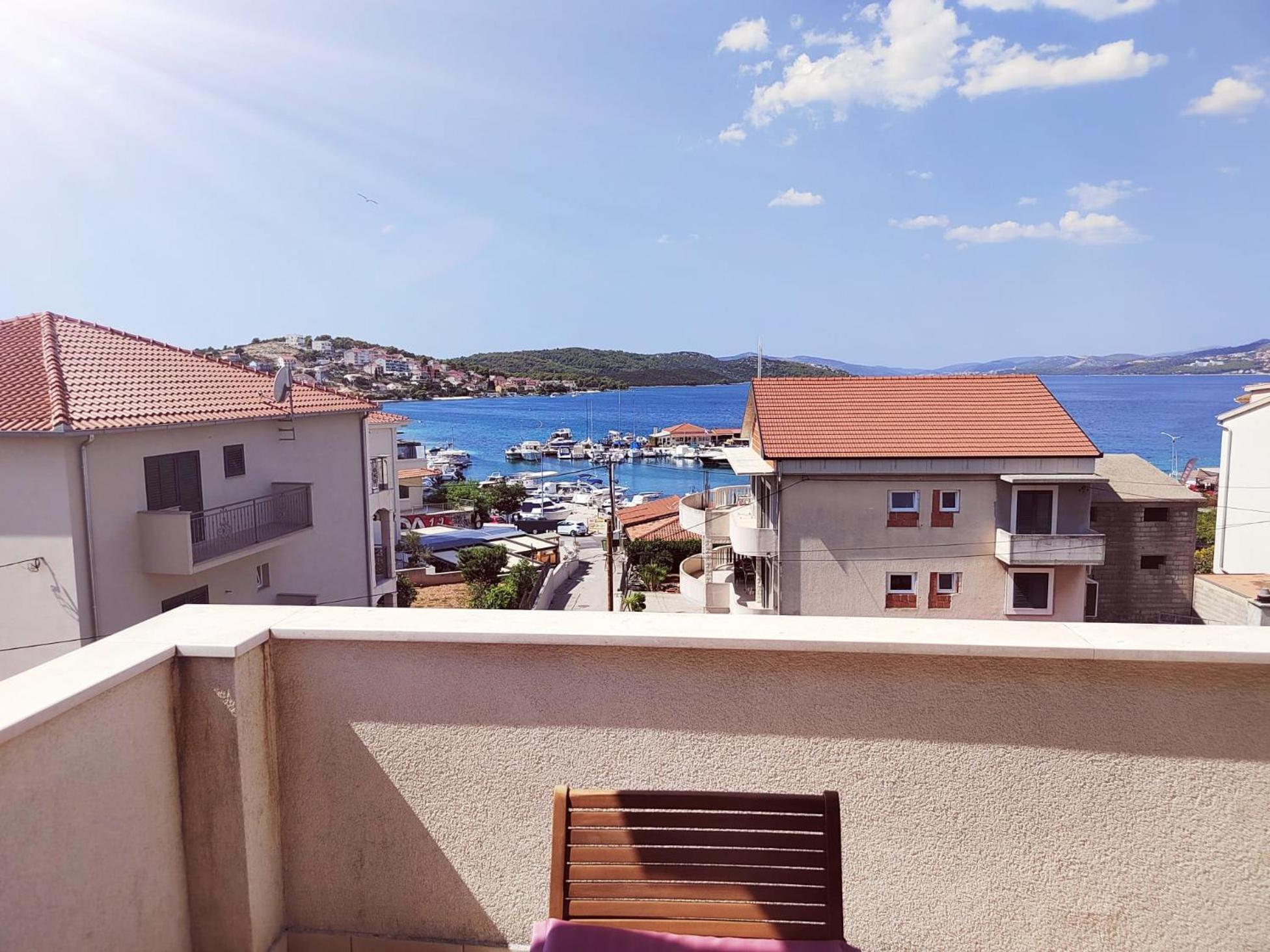 T&T Sea View Apartments Trogir Eksteriør billede
