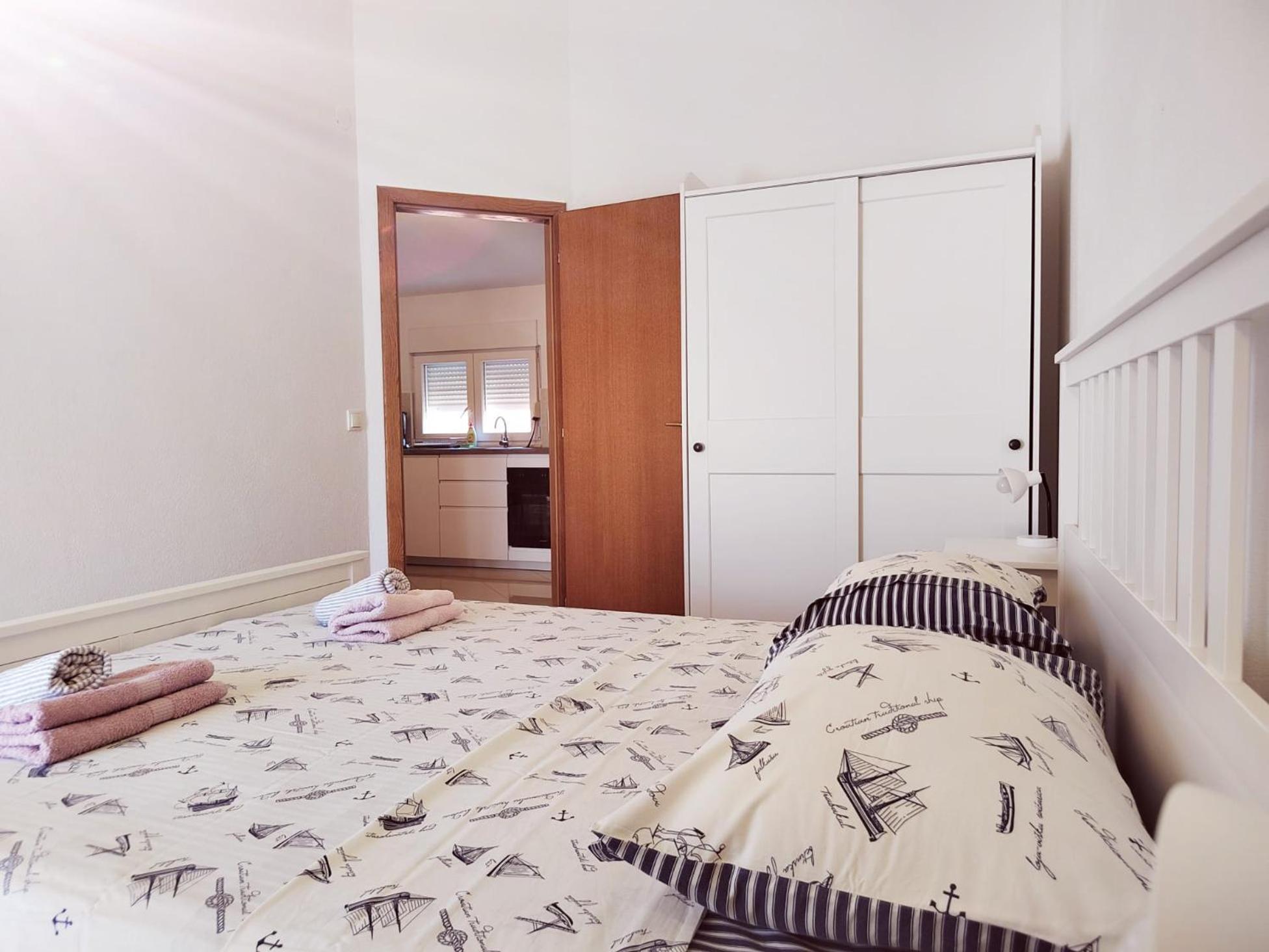 T&T Sea View Apartments Trogir Eksteriør billede