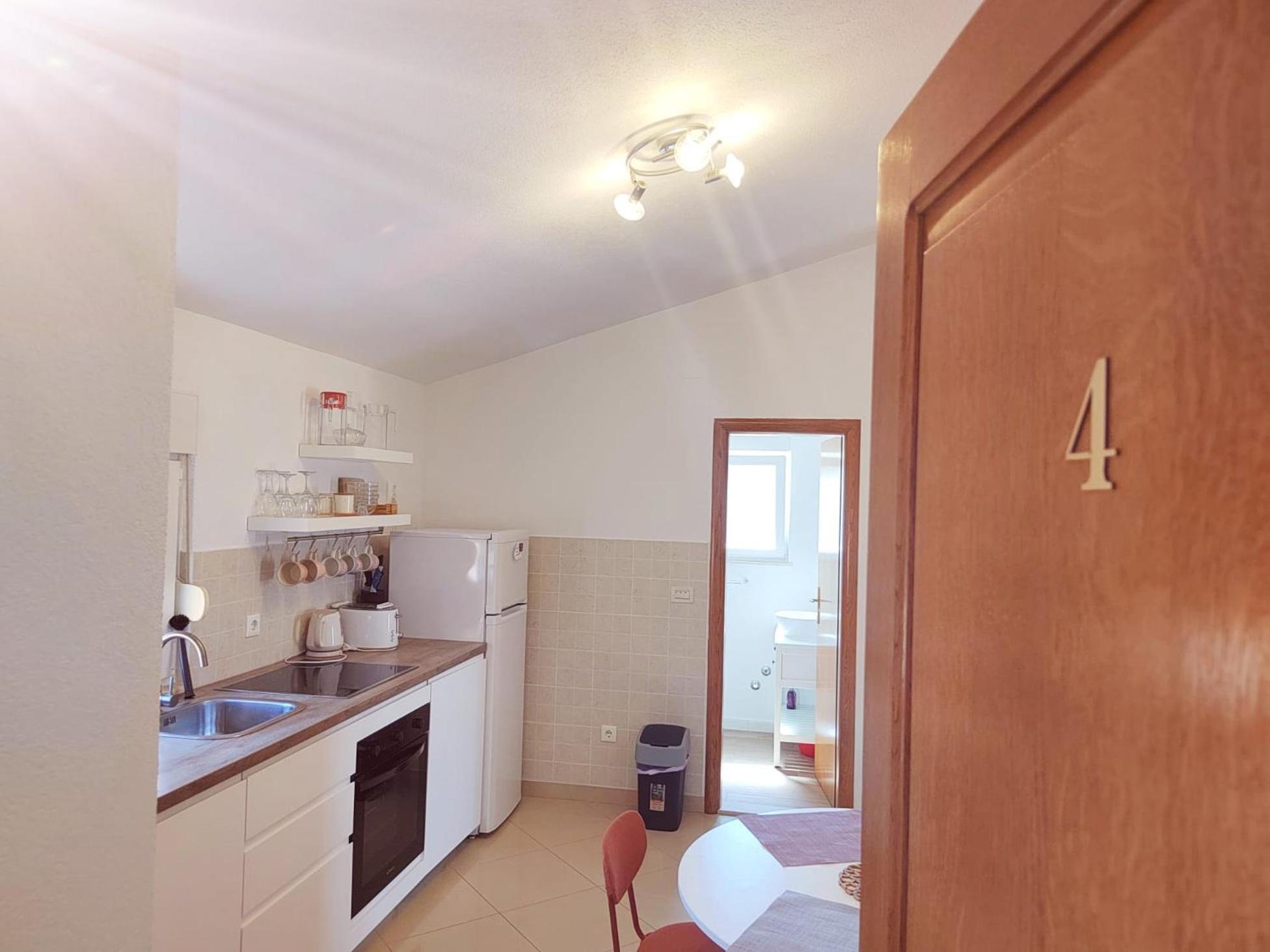 T&T Sea View Apartments Trogir Eksteriør billede