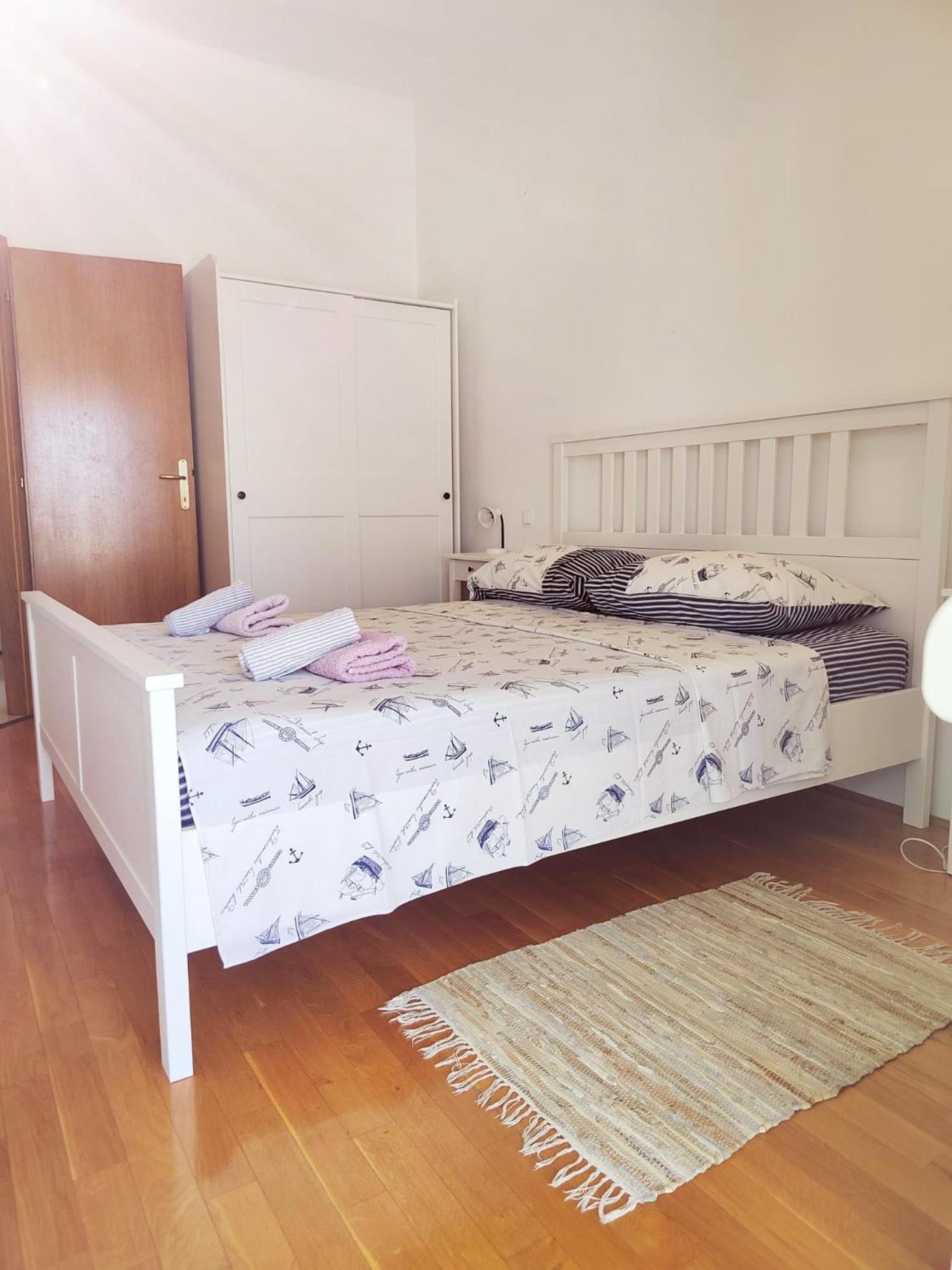 T&T Sea View Apartments Trogir Eksteriør billede