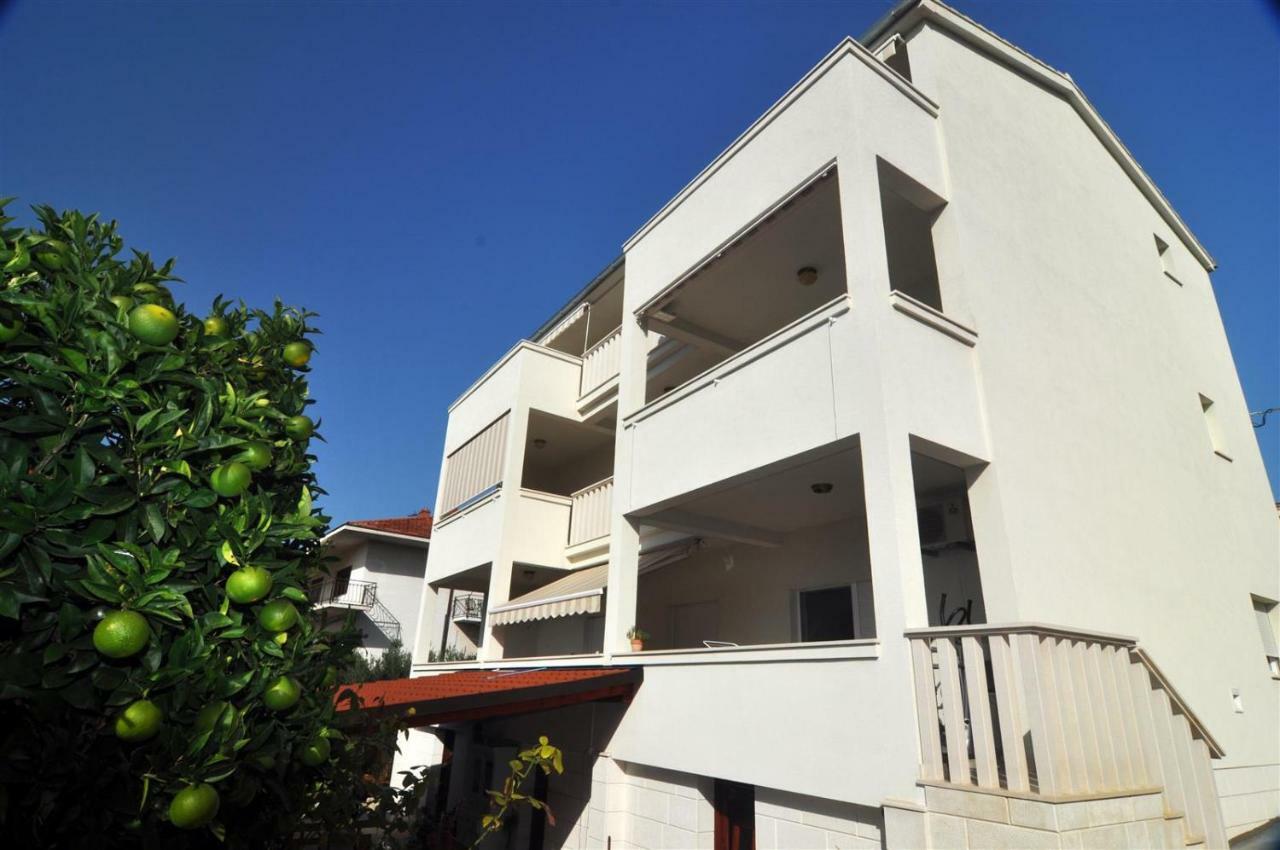 T&T Sea View Apartments Trogir Eksteriør billede