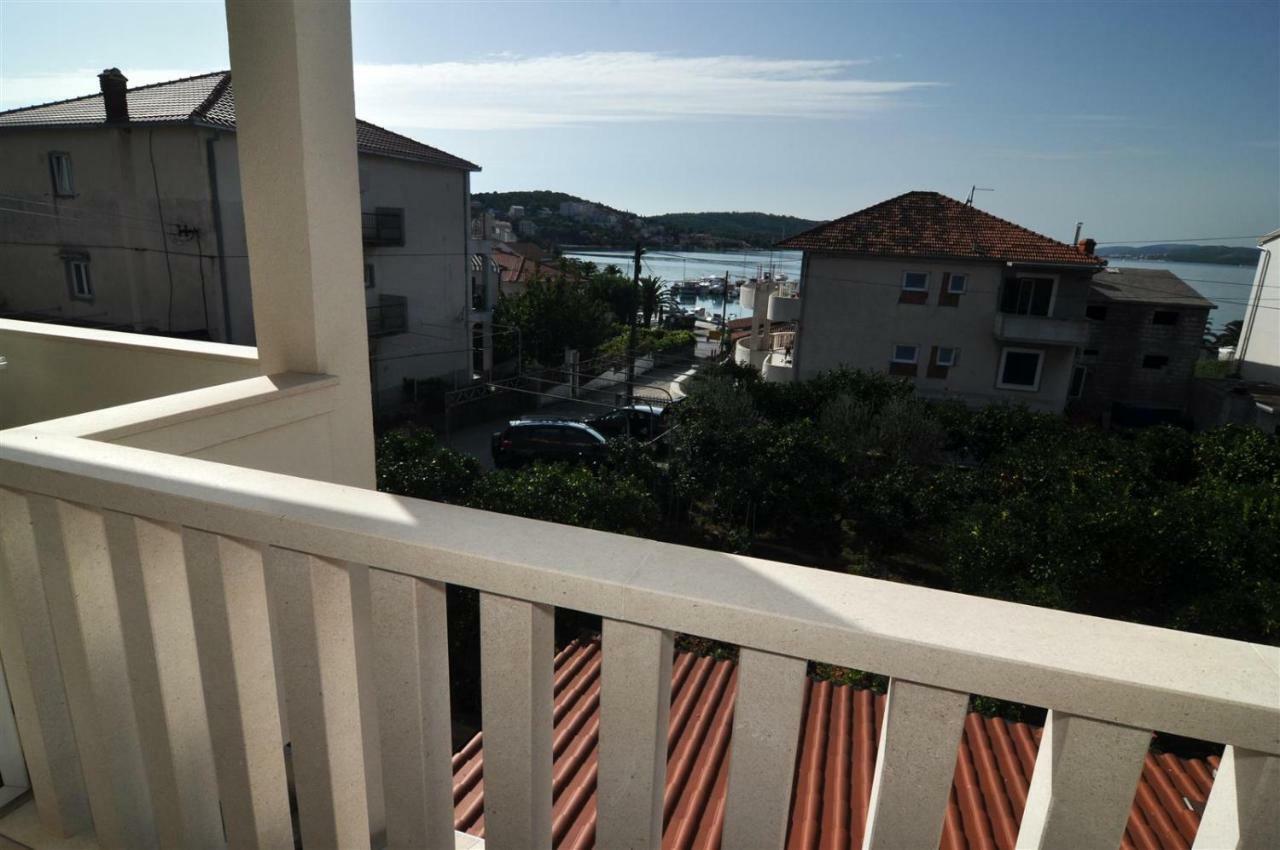T&T Sea View Apartments Trogir Eksteriør billede