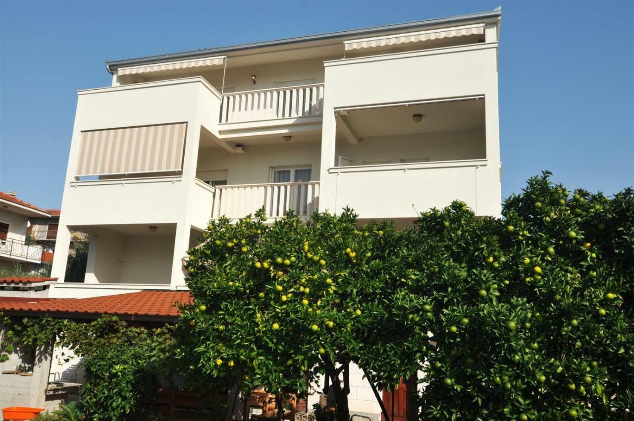 T&T Sea View Apartments Trogir Eksteriør billede